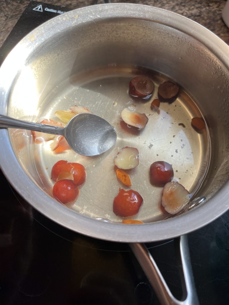 Boiling jujubes