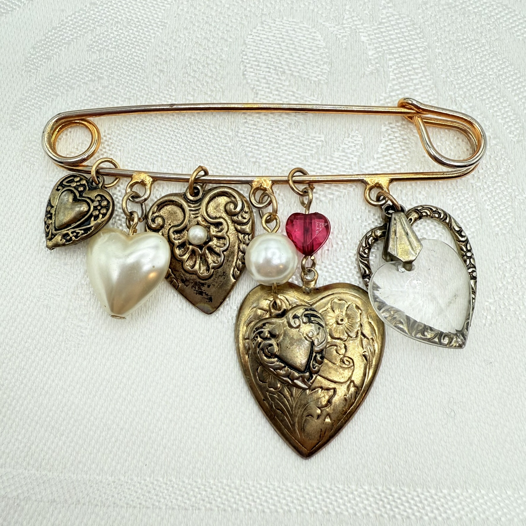 7 Common Types of Vintage Costume Jewelry Brooch Styles