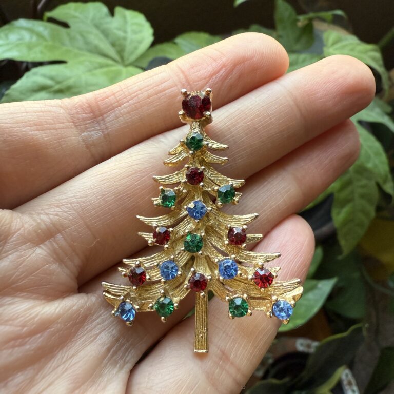 Christmas brooch