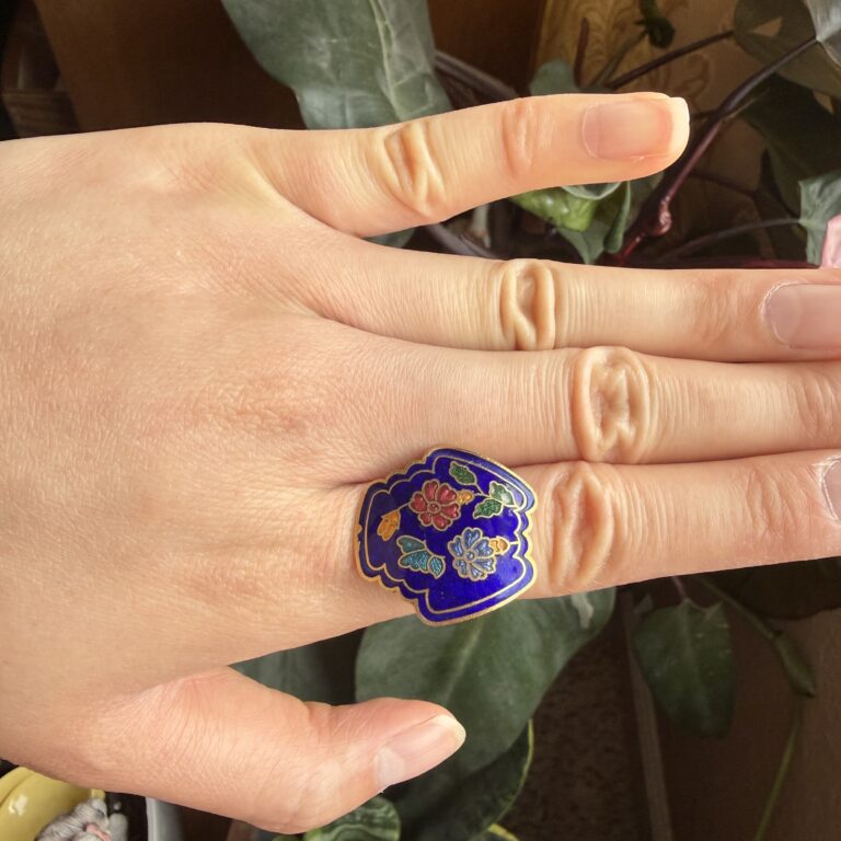 Lovely cloisonne earring ring